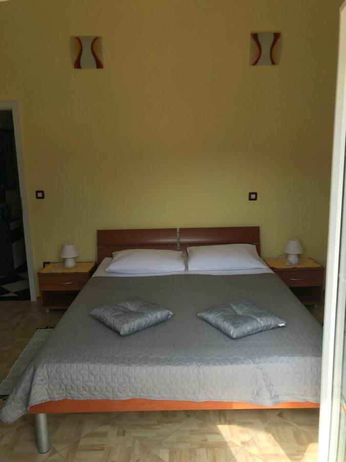 Apartments Renata ปูชิสชา ภายนอก รูปภาพ