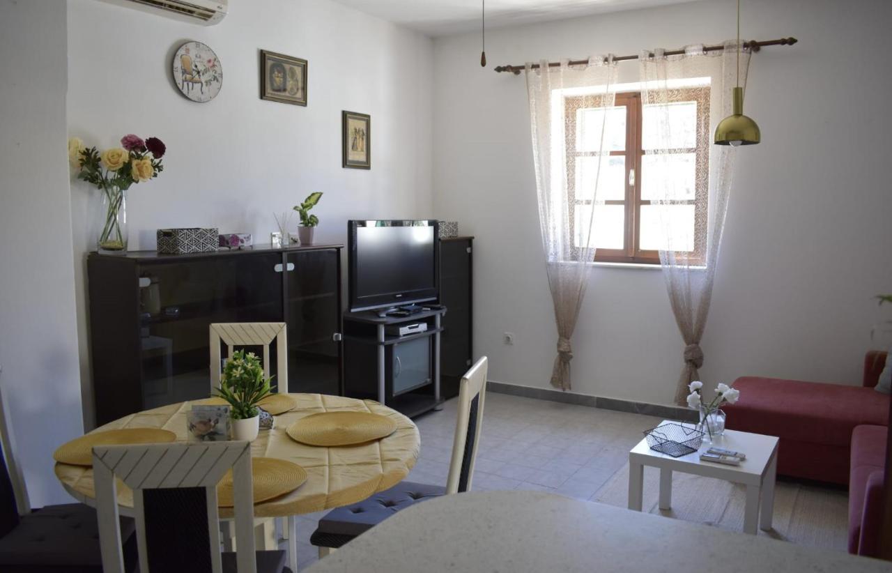 Apartments Renata ปูชิสชา ภายนอก รูปภาพ