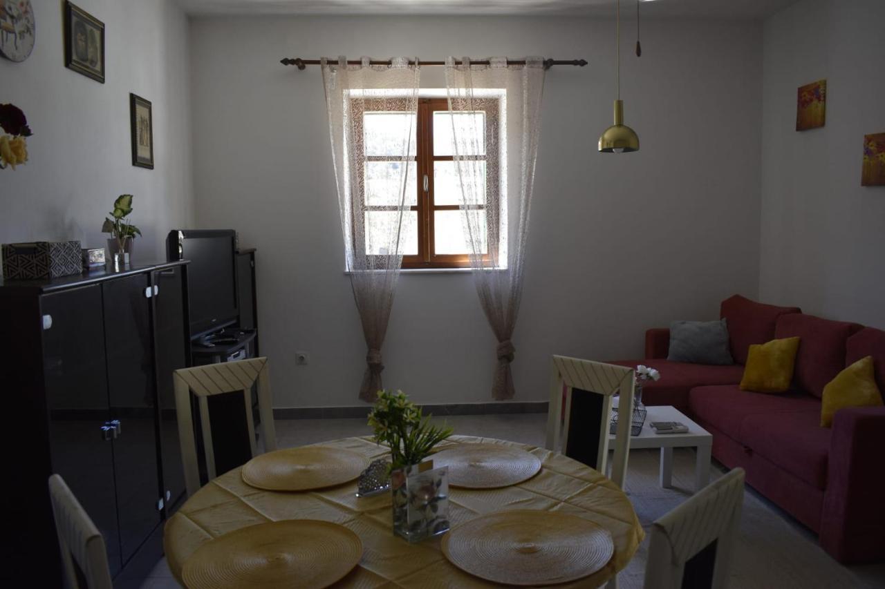 Apartments Renata ปูชิสชา ภายนอก รูปภาพ