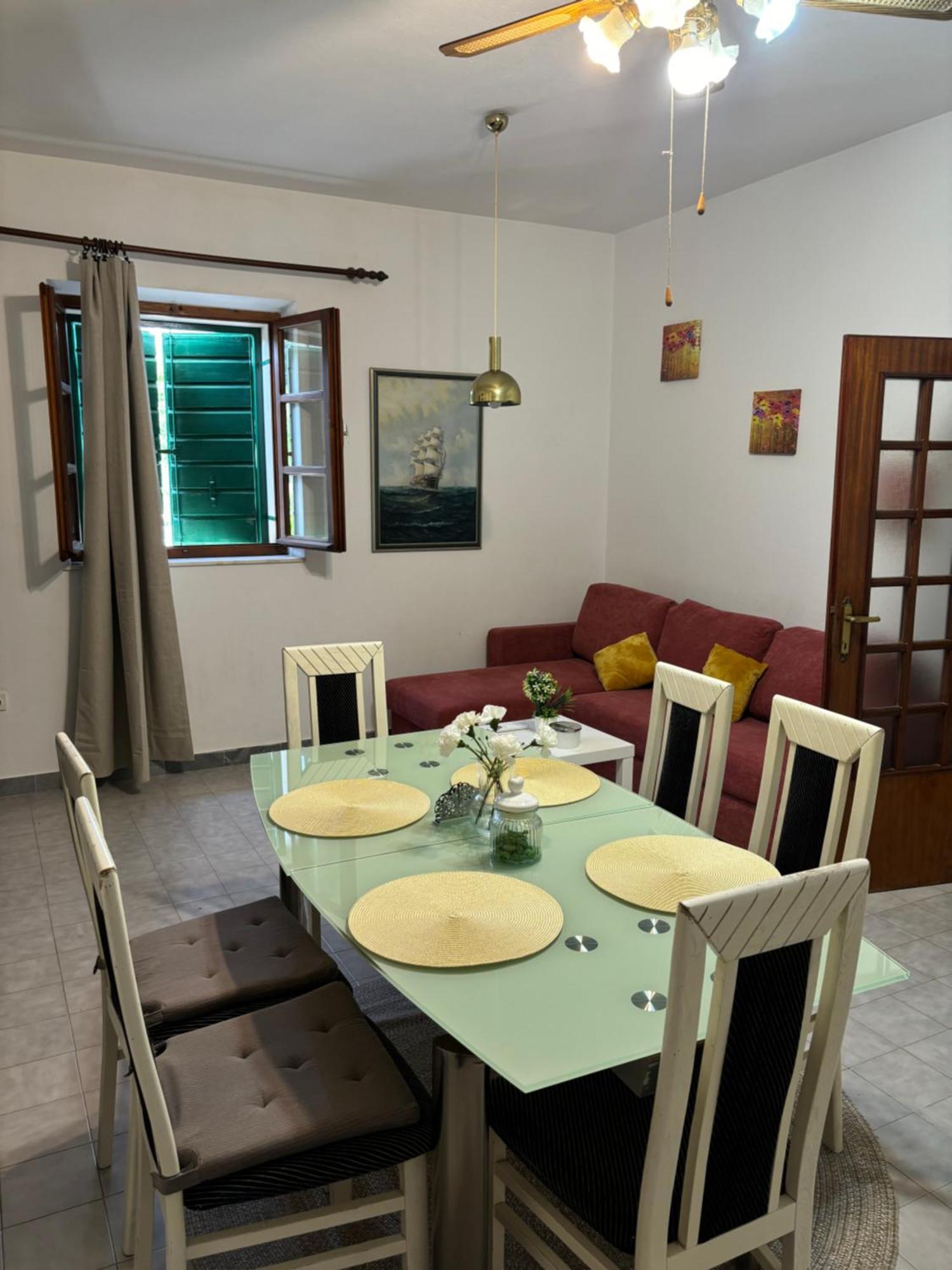 Apartments Renata ปูชิสชา ภายนอก รูปภาพ