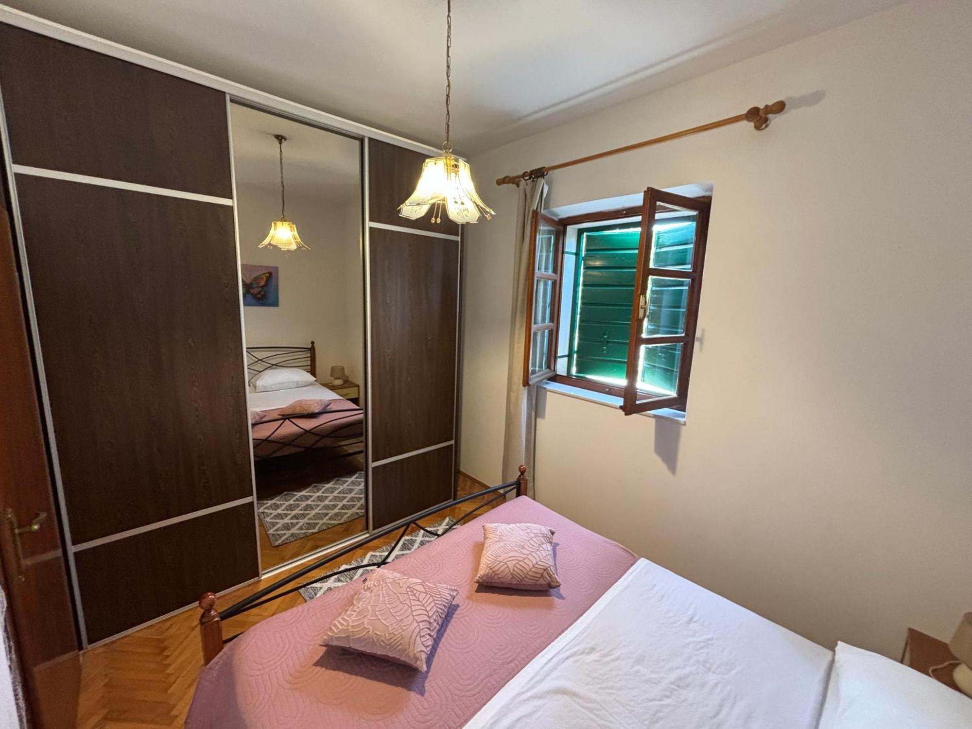 Apartments Renata ปูชิสชา ภายนอก รูปภาพ